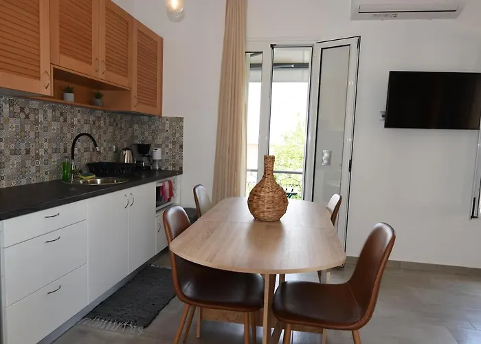 Dionysia-anezina Tolón