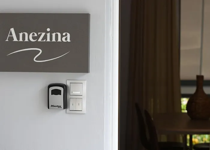 Dionysia-anezina Apartman Toló